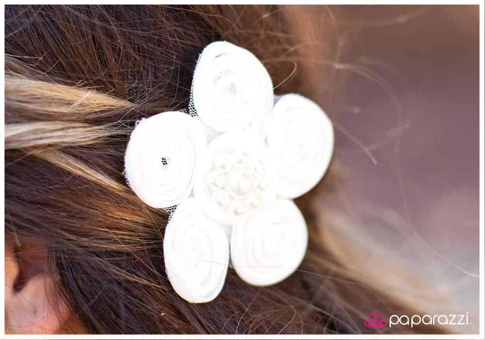 pearls-and-swirls-p7pr-wtxx-001bu
