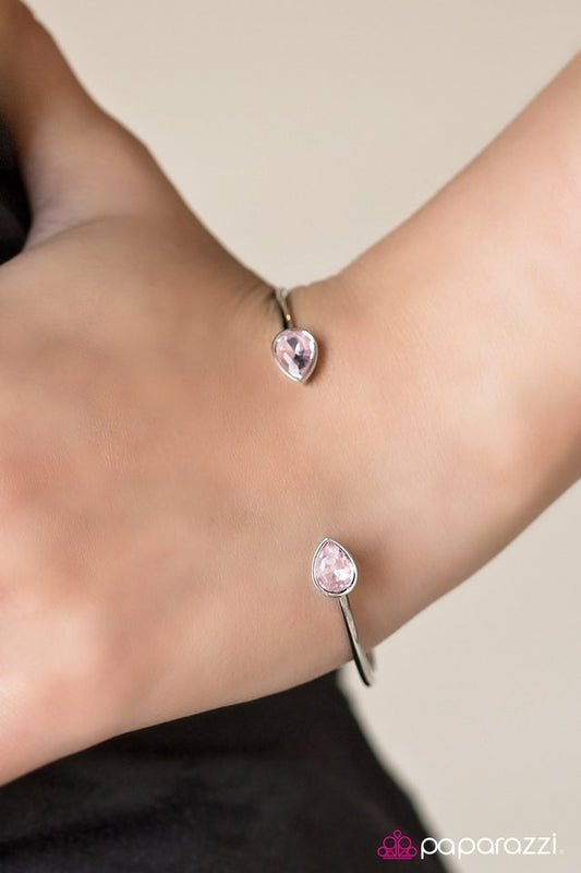 risk-of-rain-pink-p9da-pkxx-040xx