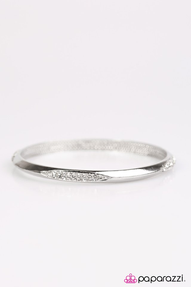 Paparazzi ♥ Tis The Season To Sparkle - White ♥ Bracelet