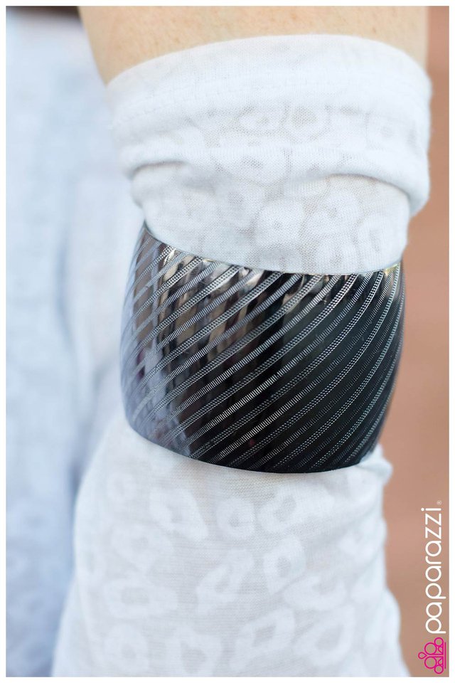 stripe-up-a-conversation-p9in-bkxx-001dr