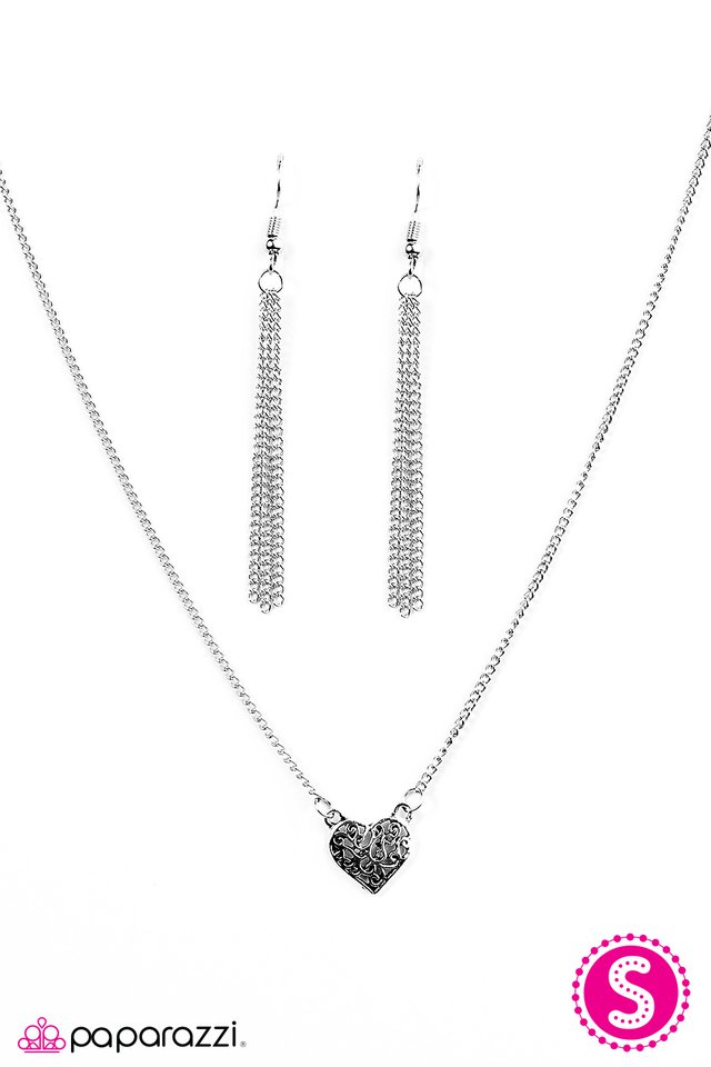 Paparazzi ♥ Do You HEART What I HEART? - Silver ♥ Necklace
