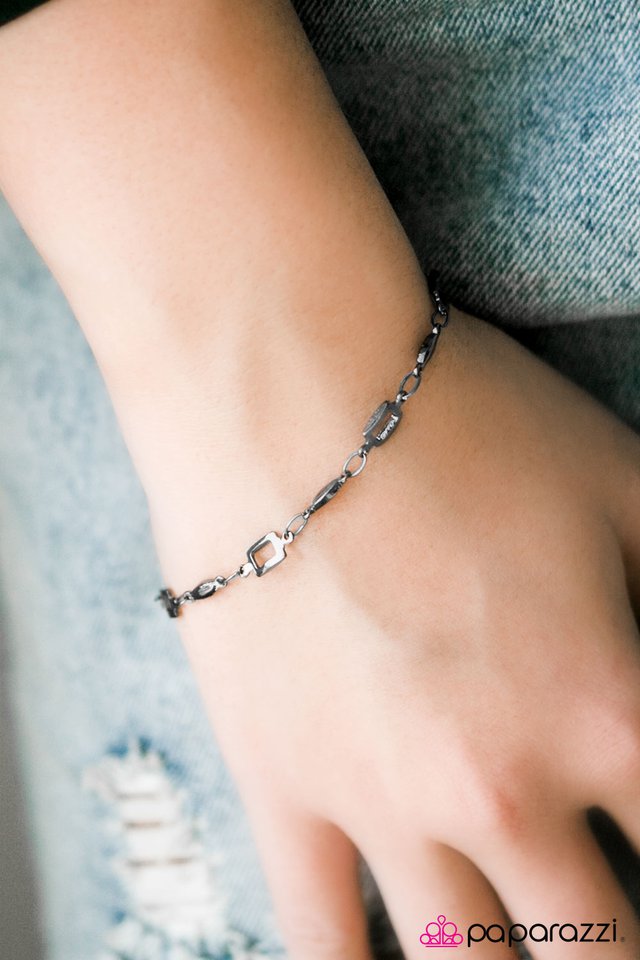 ill-be-square-black-p9da-bkxx-051ya