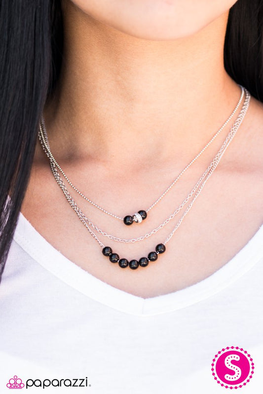 the-world-is-my-runway-p2re-bkxx-118xx