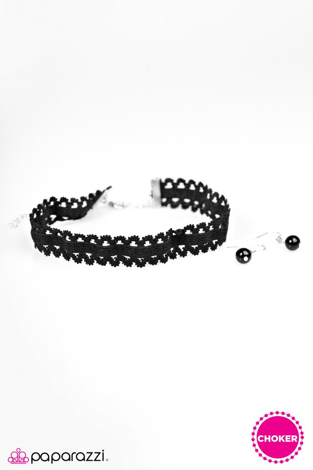 Paparazzi ♥ Victorian Vogue - Black ♥ Necklace