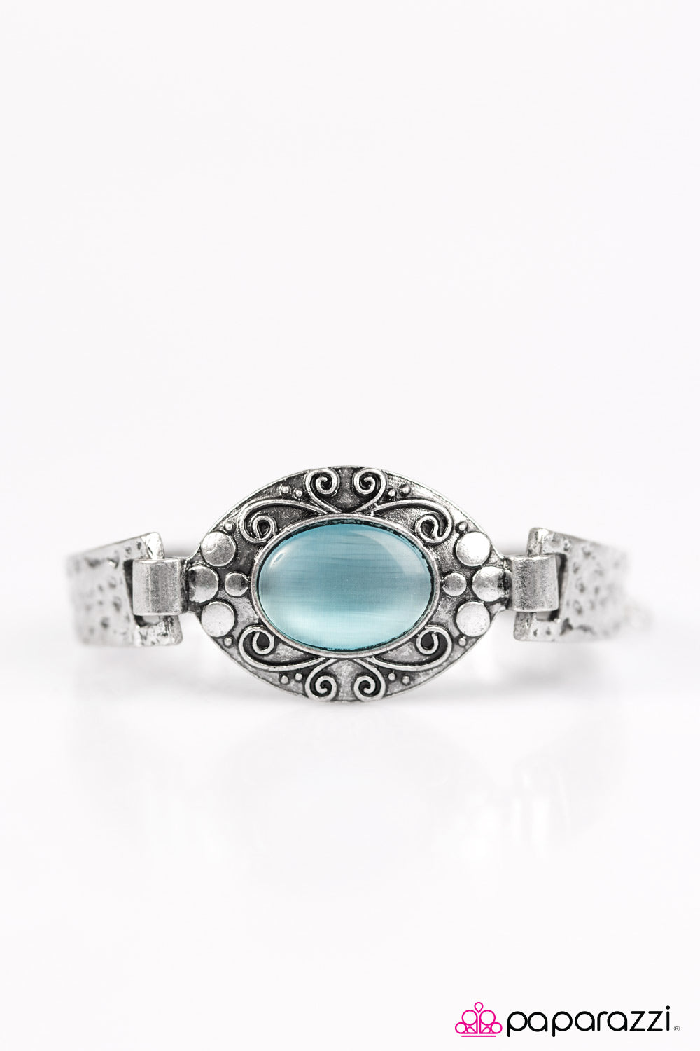 Paparazzi ♥ The GLOW-Getter - Blue ♥  Bracelet