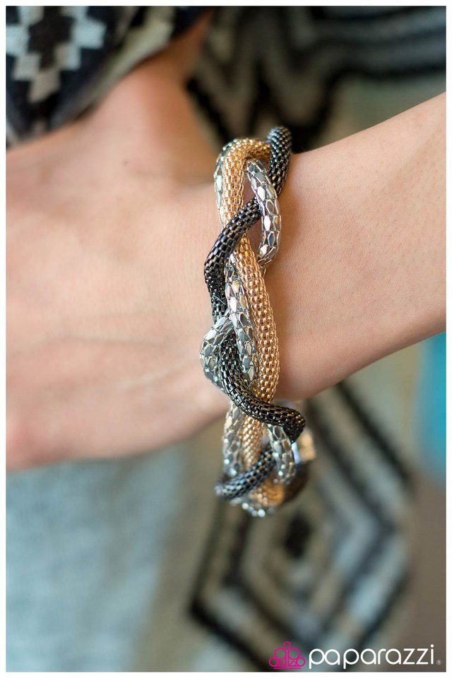 catwalk-crawl-p9in-svxx-001bn