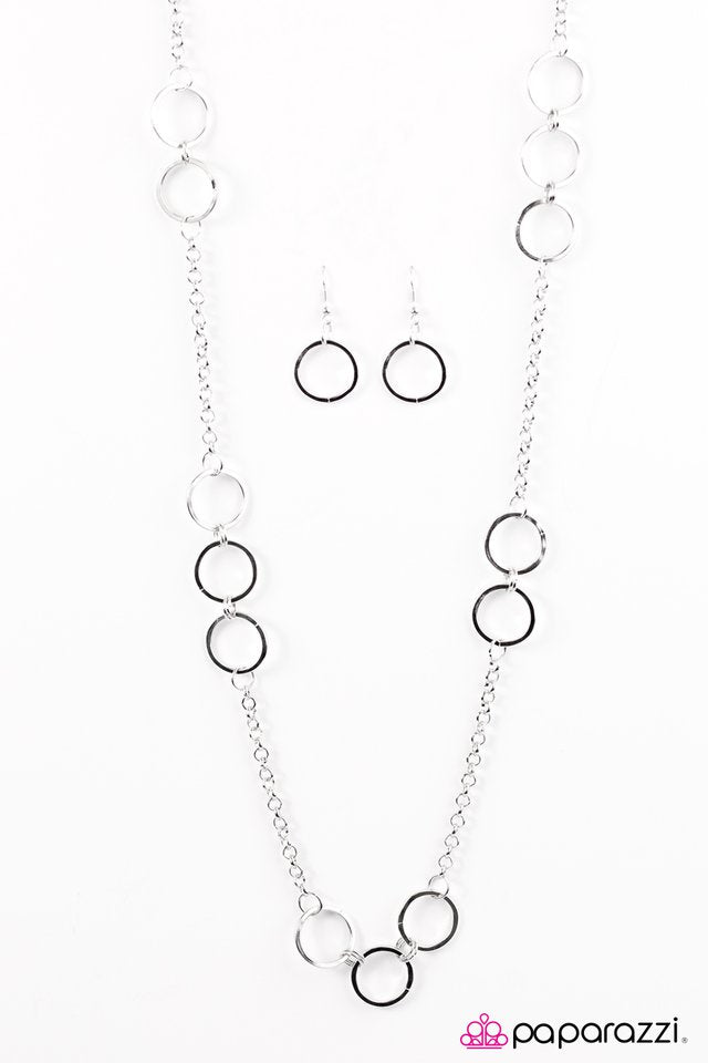 Paparazzi ♥ Has A Ring To It ♥ Necklace