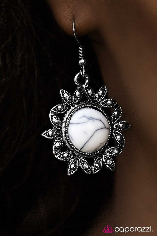 earth-day-white-p5se-wtxx-051xx