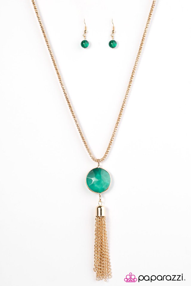Paparazzi ♥ Fortune Smiles Upon You - Green ♥ Necklace
