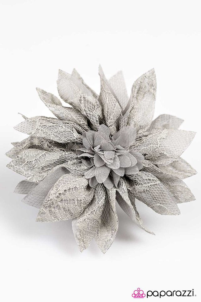 Paparazzi ♥ Standing BLOOM Only - Silver ♥ Hair Clip