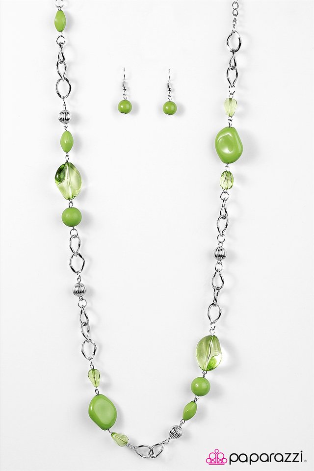 Paparazzi ♥ GLASS-ical Music - Green ♥ Necklace