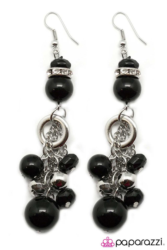 Paparazzi ♥ New York State of Mind - Black ♥ Earrings