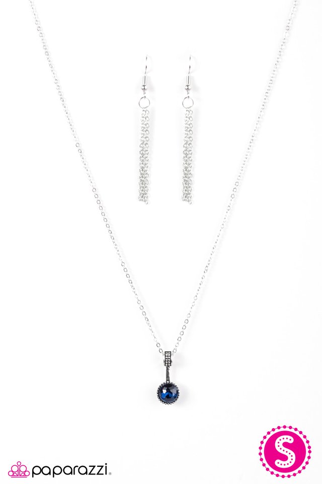 Paparazzi ♥ Spark In The Dark - Blue ♥ Necklace