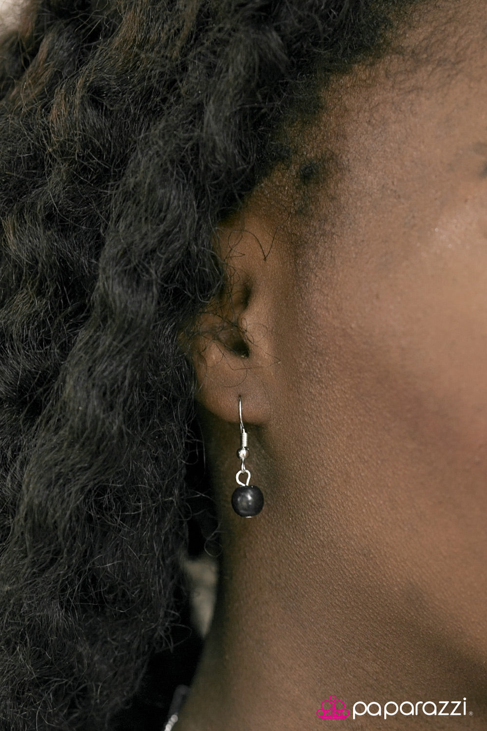 Paparazzi ♥ Over The Mountain - Black ♥  Necklace