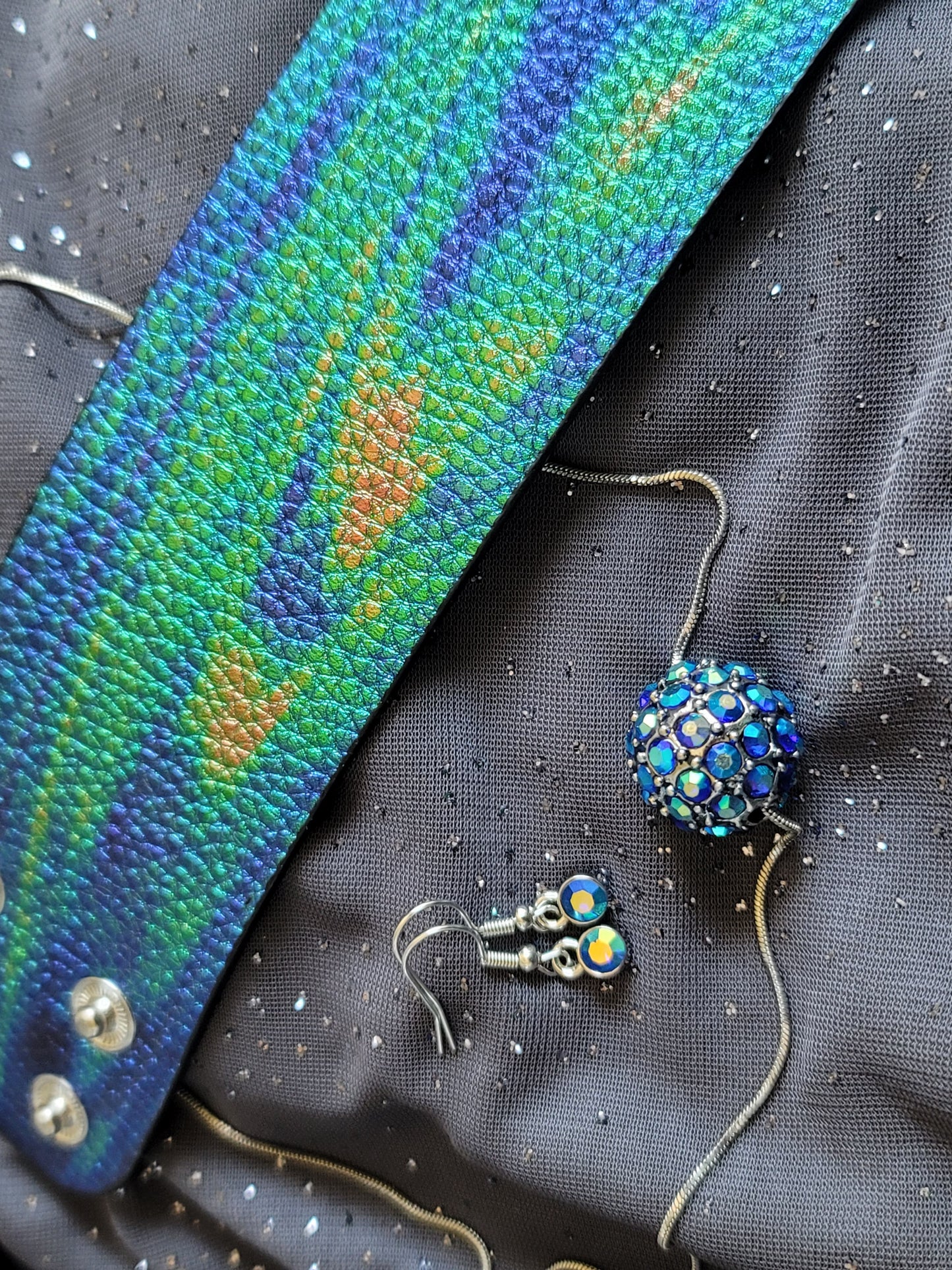 $16 BUNDLE Paparazzi ♥ BOMBSHELL - Multi + COSMO Cruise - Blue ♥