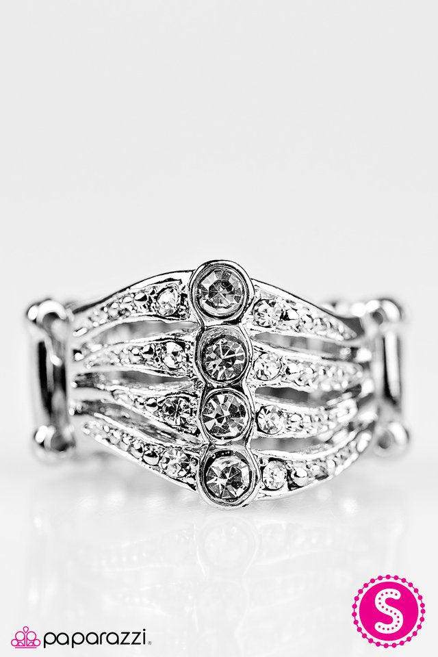 Paparazzi ♥ Glitter On My Mind - White ♥ Ring