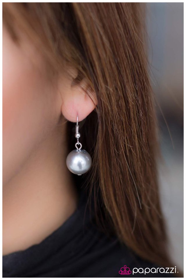 Paparazzi ♥ All The Trimmings - Gray ♥ Necklace