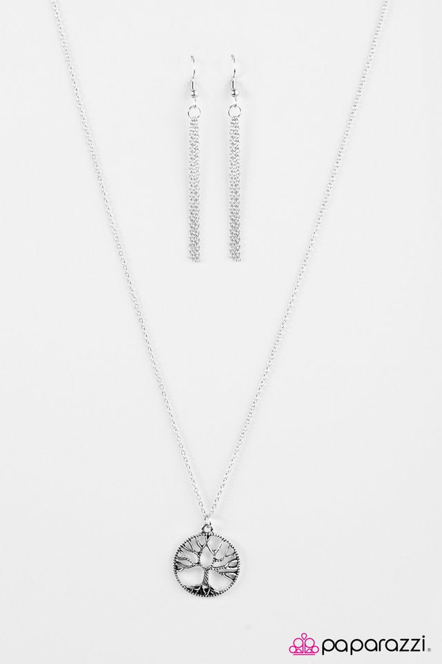 Paparazzi ♥ The Giving Tree - Silver ♥ Necklace