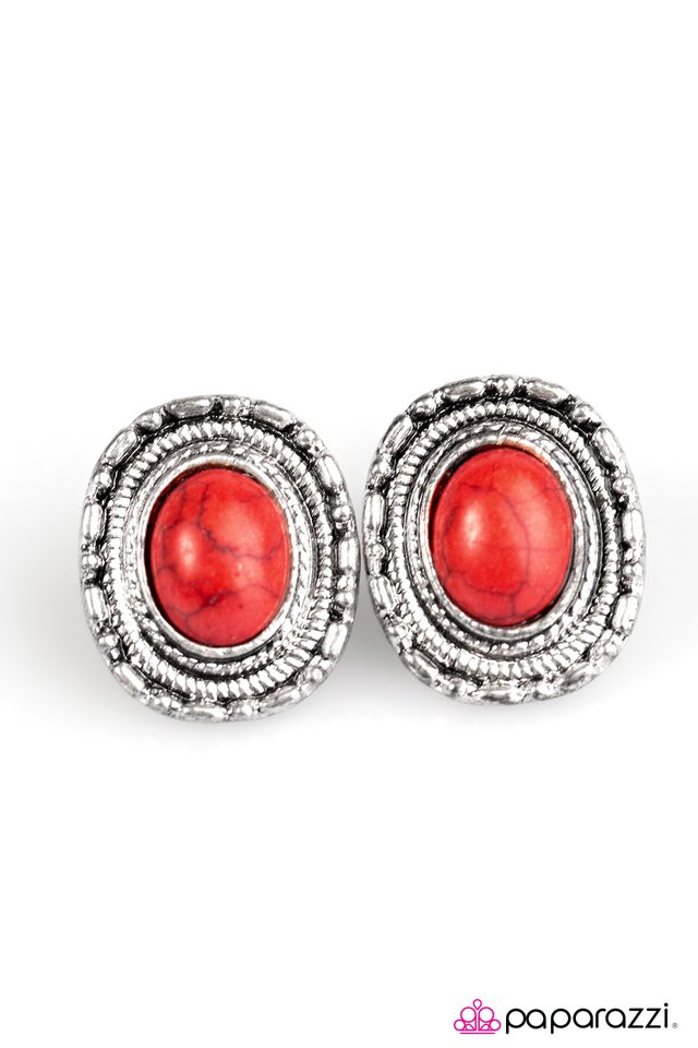 Paparazzi ♥ The Country Life - Red ♥ Post Earrings