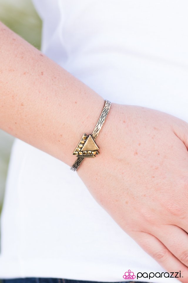 great-pyramid-of-glitz-a-brass-p9ed-brxx-023xx