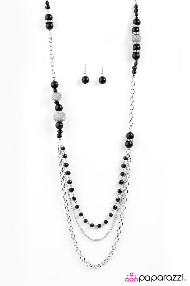 Paparazzi ♥ Enmeshed In Elegance - Black ♥ Necklace