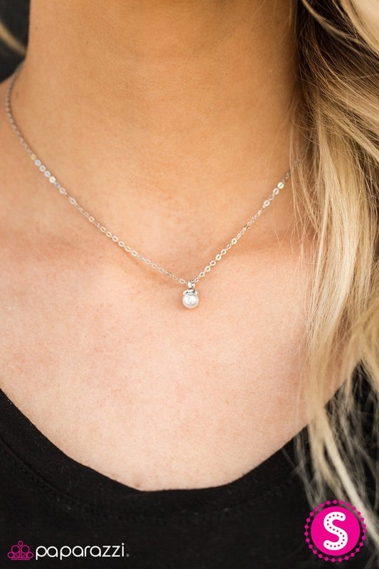 the-world-is-your-oyster-white-p2da-wtxx-073xx