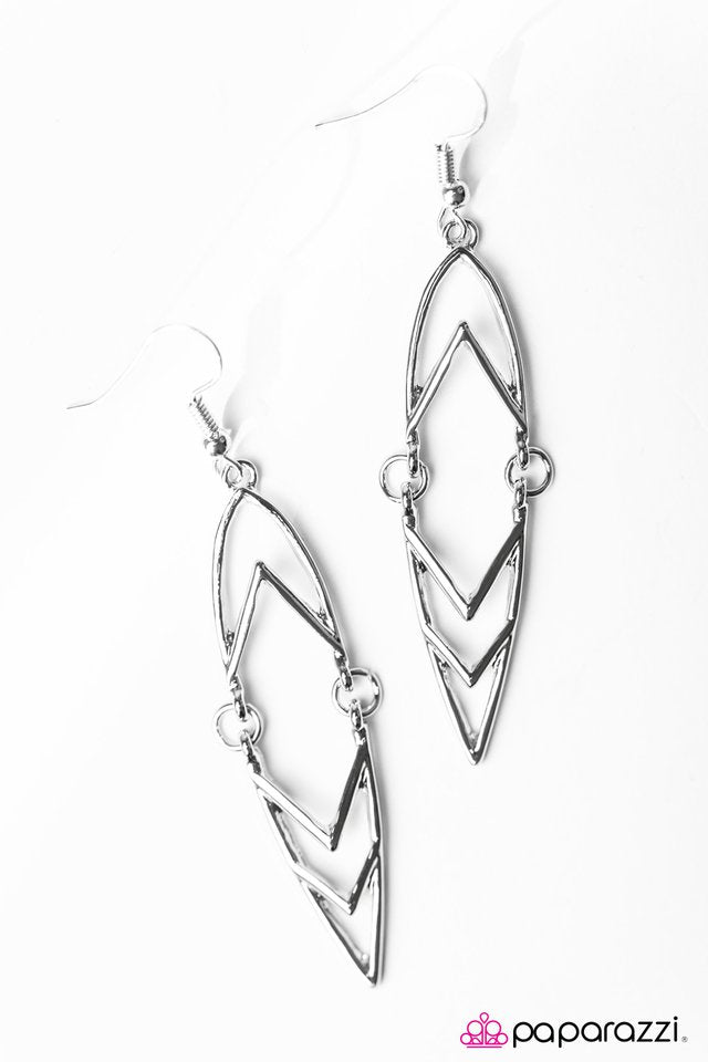 Paparazzi ♥ A High Point - Silver ♥ Earrings
