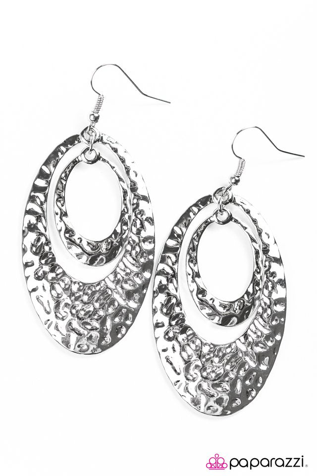 Paparazzi ♥ Rippling Reflections - Silver ♥ Earrings