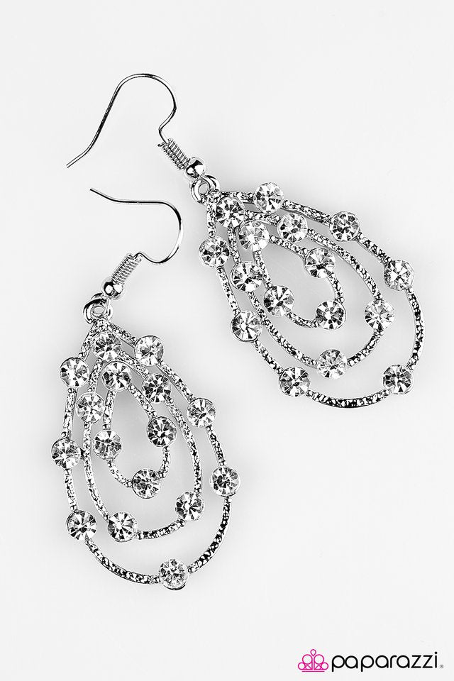 Paparazzi ♥ Tempting Tempest - White ♥ Earrings