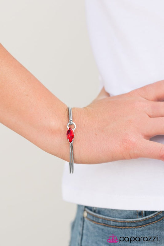 im-here-to-dazzle-red-p9da-rdxx-032xx