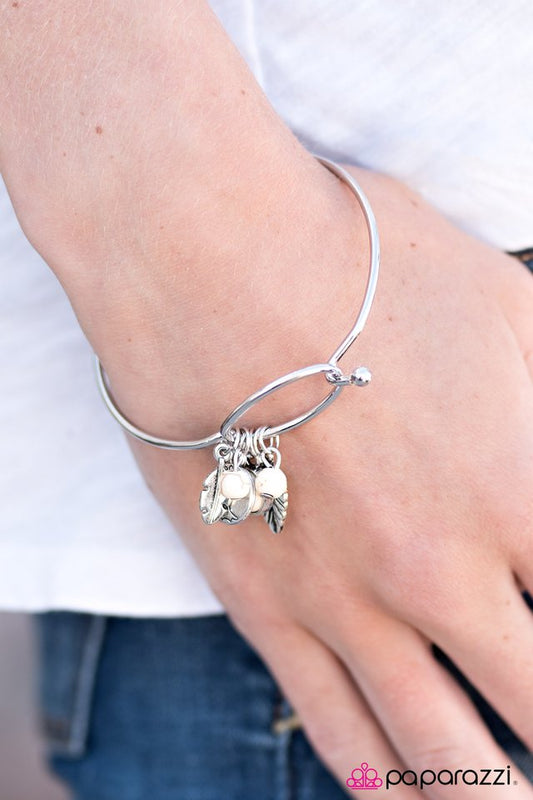 what-on-earth-white-p9se-wtxx-080xx