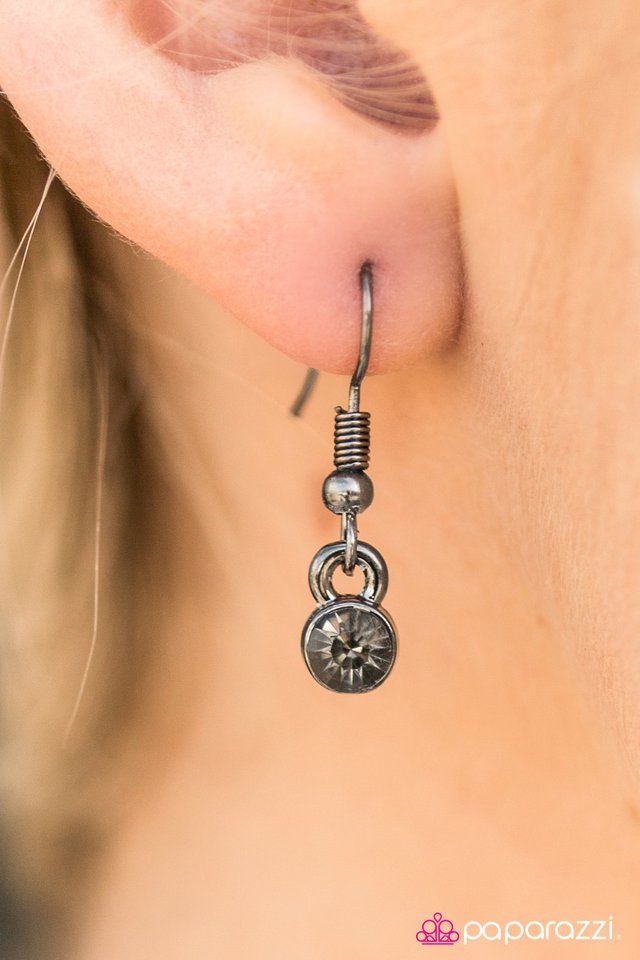 Paparazzi ♥ Find Your Wings - Black ♥ Necklace