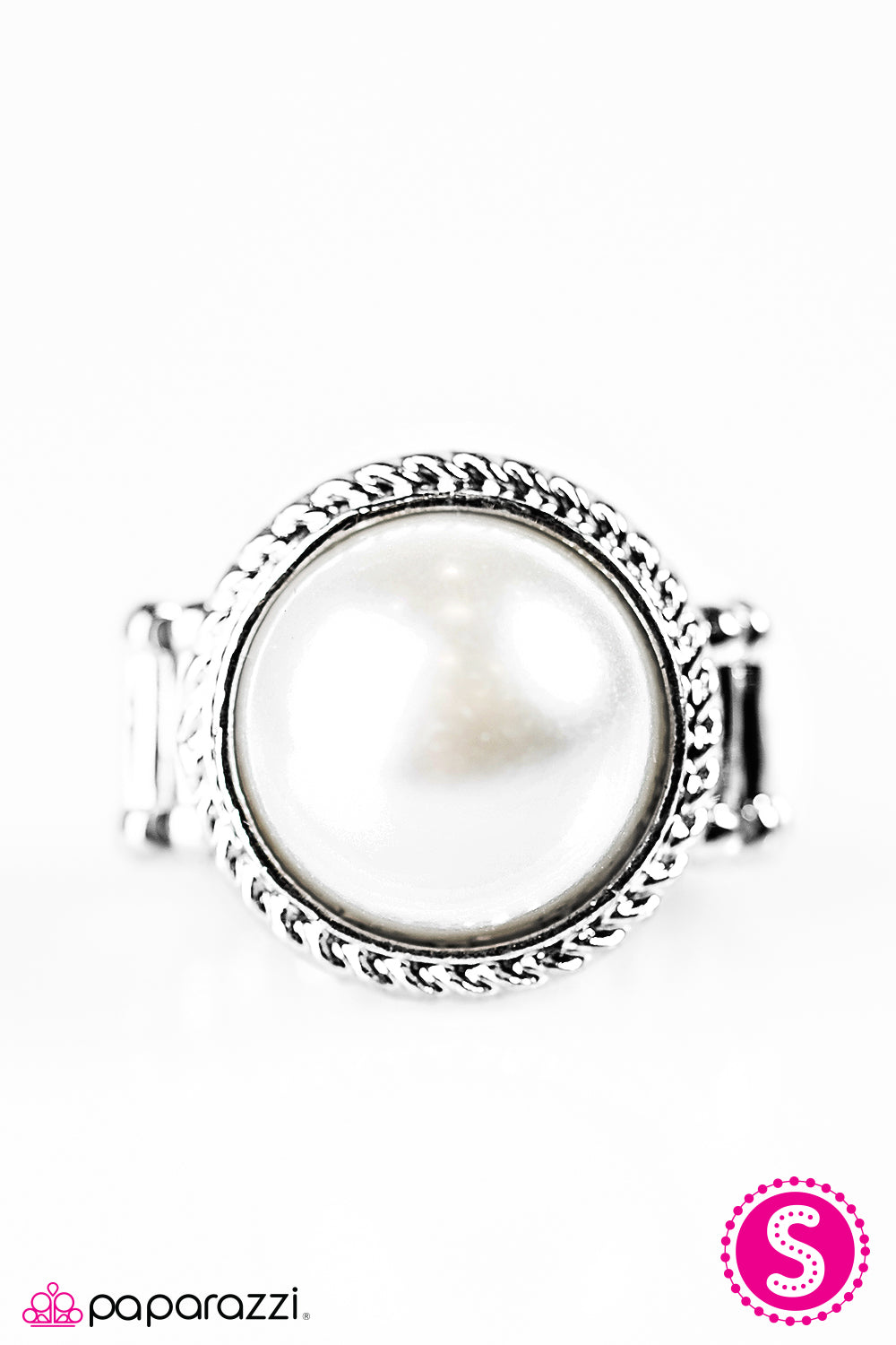 Paparazzi ♥ Take My Hand - White ♥  Ring