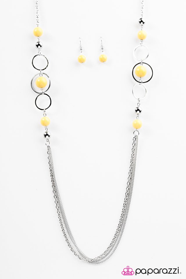Paparazzi ♥ The Middle GLAM - Yellow ♥ Necklace