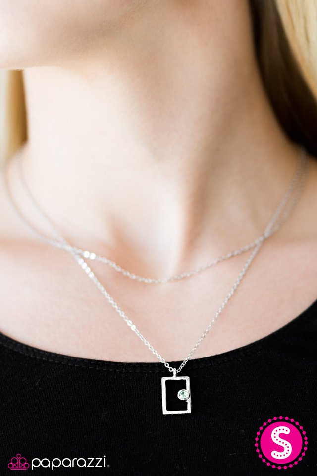 famously-framed-green-p2wh-grxx-156xx