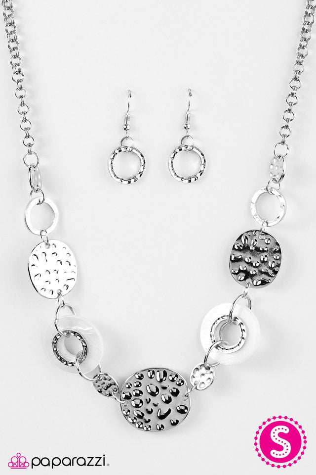 Paparazzi ♥ Endless Shores - White ♥ Necklace