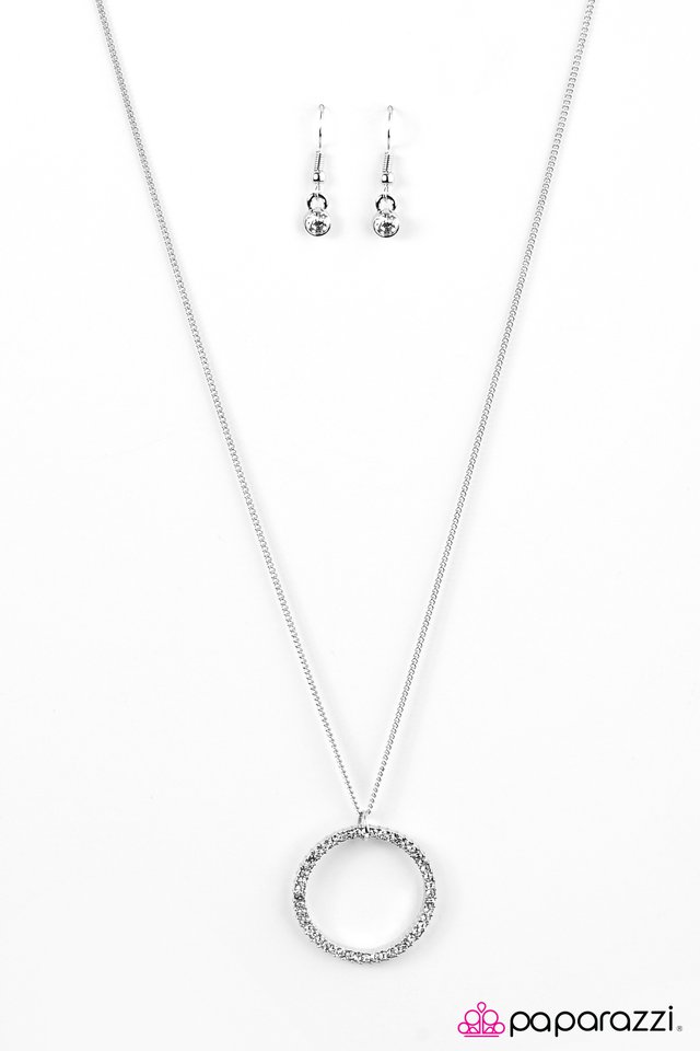 Paparazzi ♥ Nice Ice - White ♥ Necklace