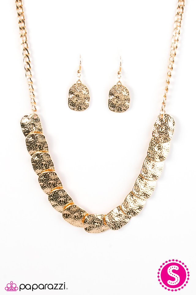 Paparazzi ♥ GLAM Cave - Gold ♥ Necklace