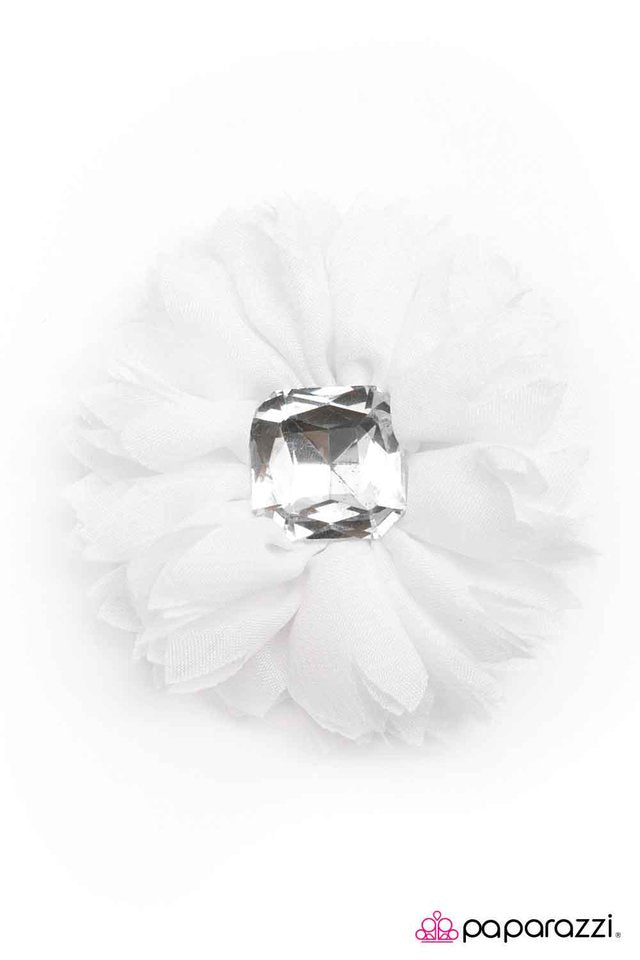 Paparazzi ♥ Blinded By the Light - White ♥ Hair Clip