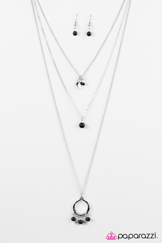 Paparazzi ♥ Texas Tempest - Black ♥ Necklace