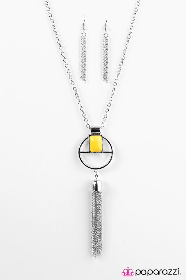 Paparazzi ♥ Summer Is Calling My Name - Yellow ♥ Necklace