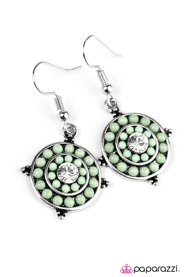 Paparazzi ♥ One Step Closer To Summer - Green ♥ Earrings