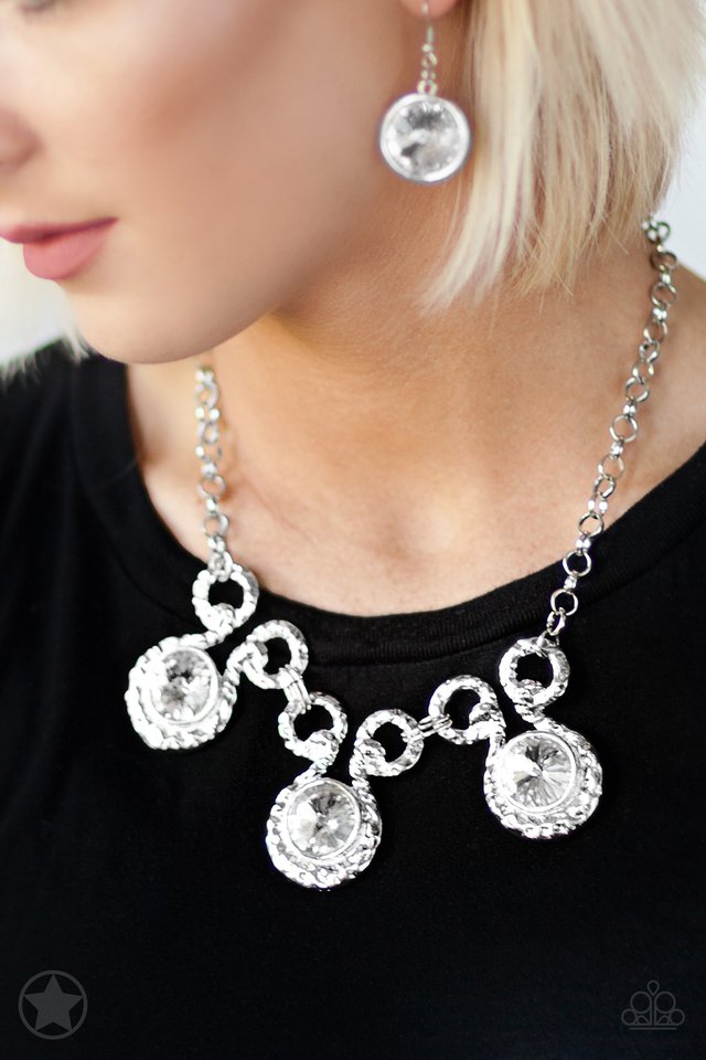 Paparazzi ♥ Hypnotized - Silver ♥ Necklace