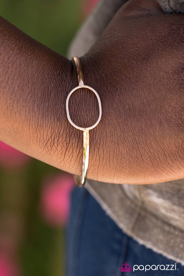 feeling-centered-gold-p9da-gdxx-089xx