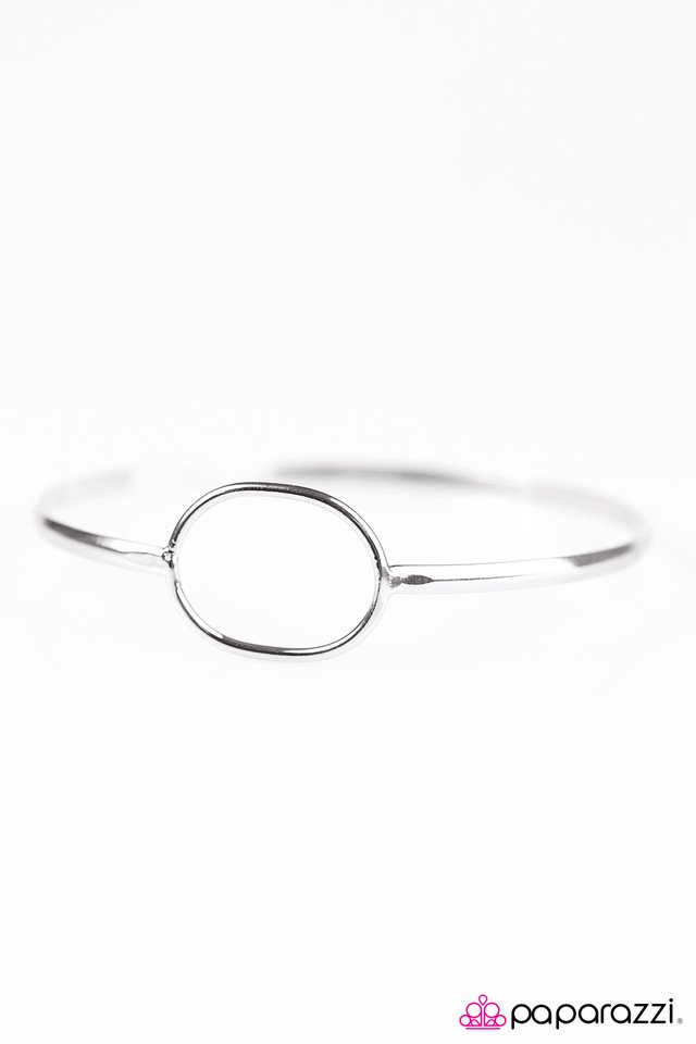 Paparazzi ♥ Feeling Centered - Silver ♥ Bracelet