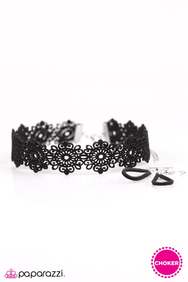 Paparazzi ♥ Going Vogue ♥ Necklace