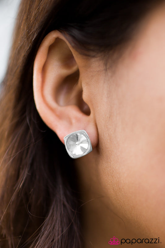 keep-on-sparkling-white-post-p5po-wtxx-079xx