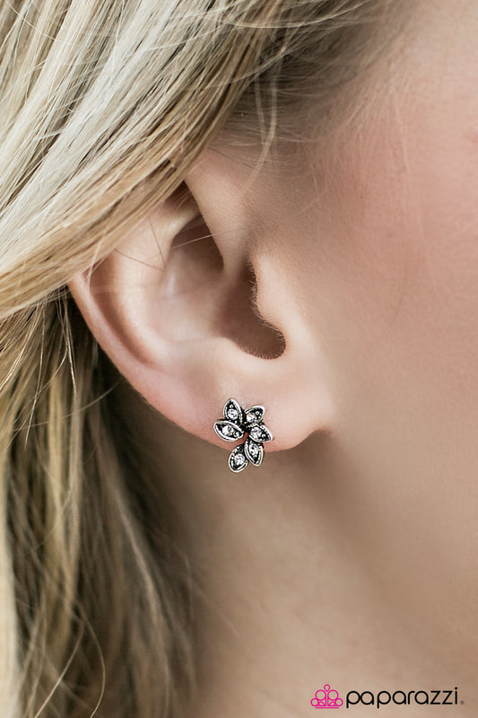 shimmery-seasons-white-post-p5po-wtxx-081xx