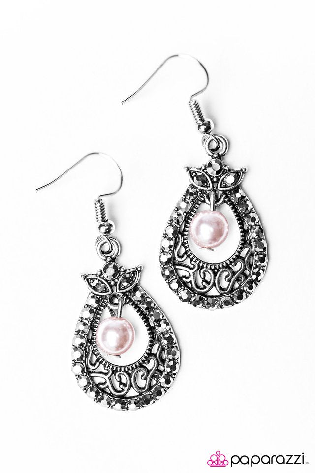 Paparazzi ♥ BELIZE In Me - Pink ♥ Earrings