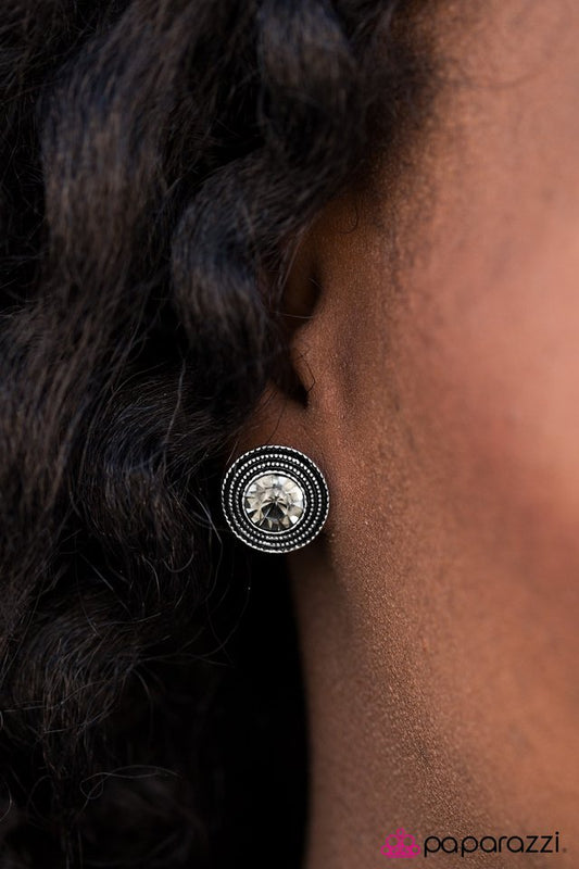 born-under-a-lucky-superstar-silver-post-p5po-svxx-080xx